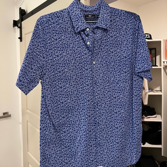 Vineyard Vines Shortlsleeve Button Up size large WORN ONCE. - Picture 1 of 1